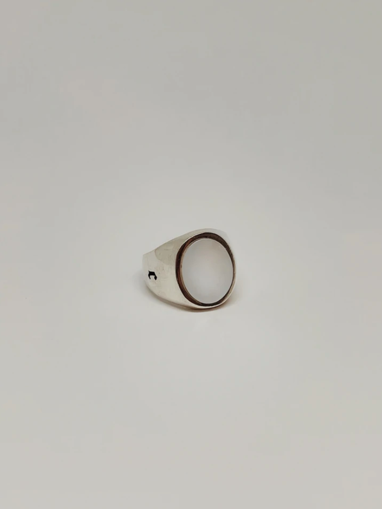 Flat Oval Mother Pearl Ring