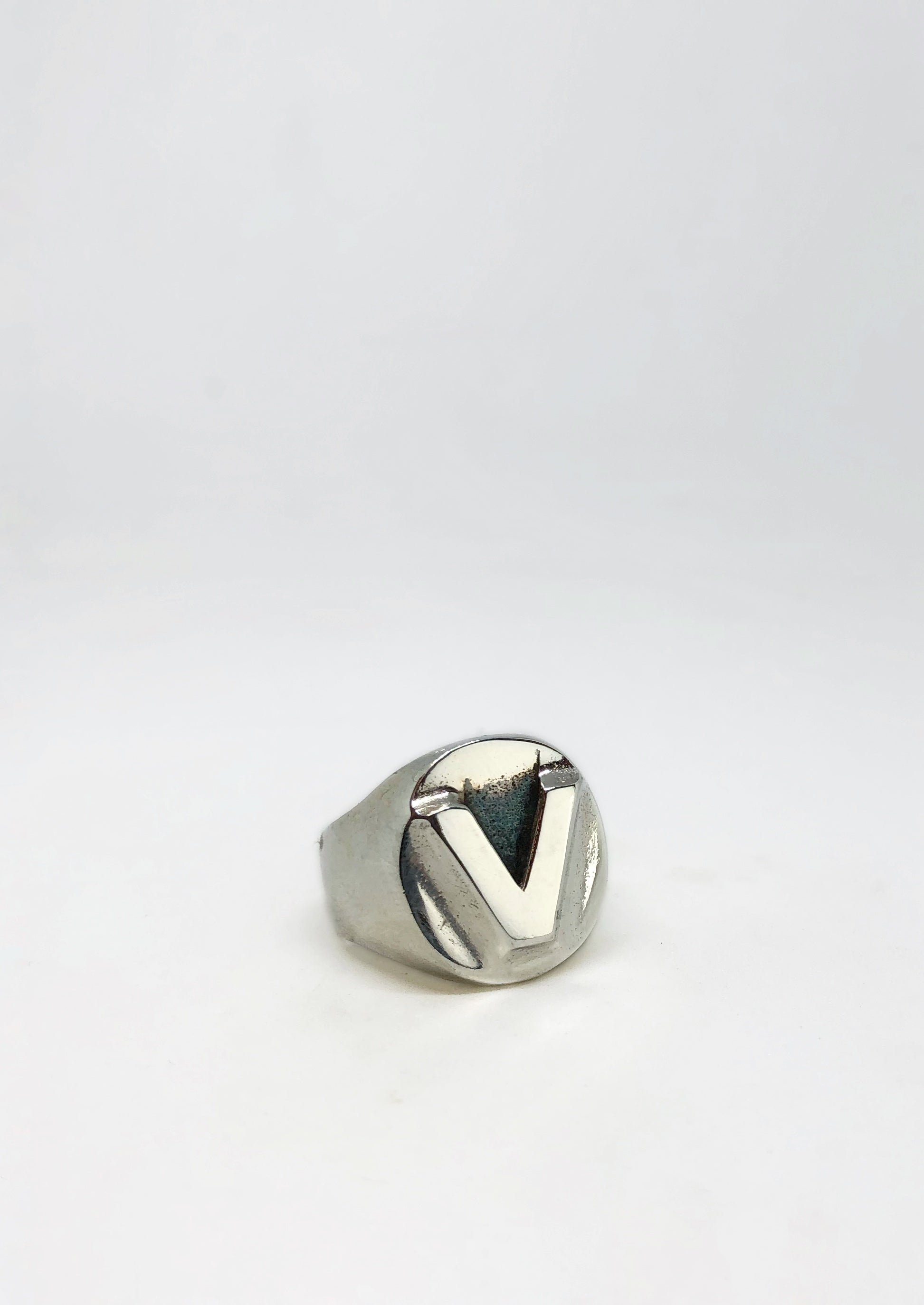 V Letter Ring
