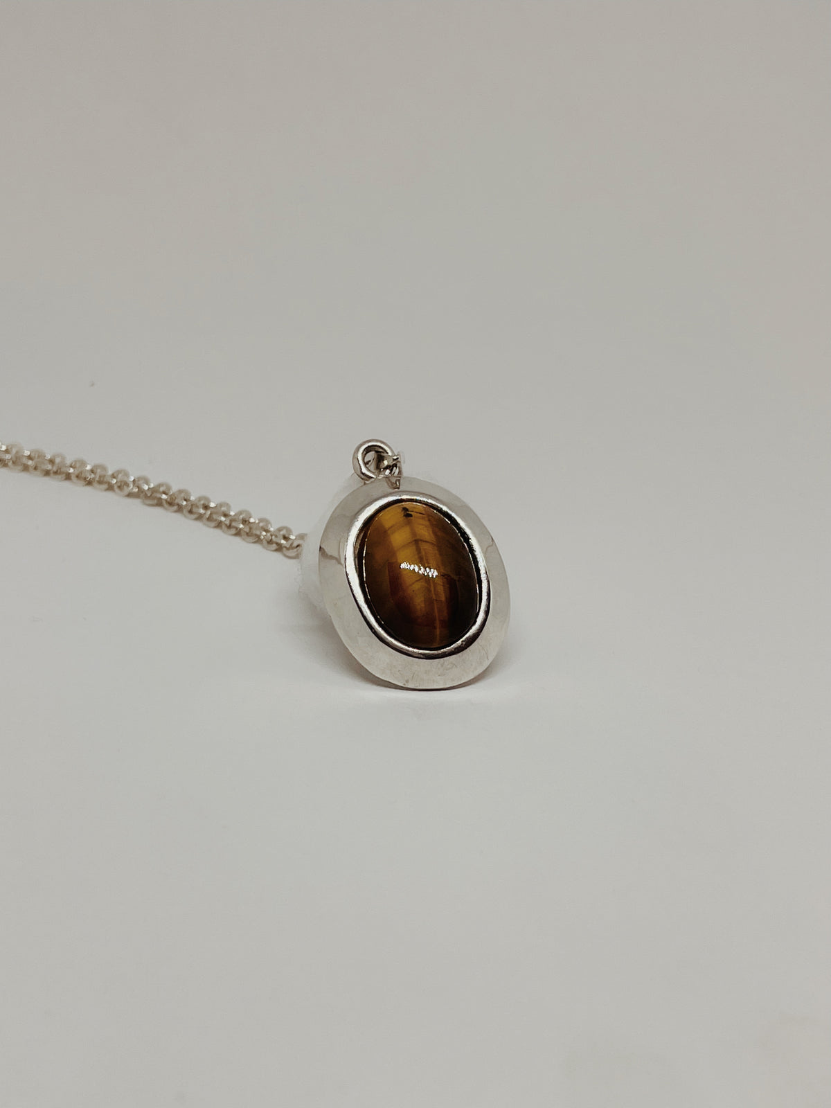 Oval Frame Pendant with Stone (With Chain)