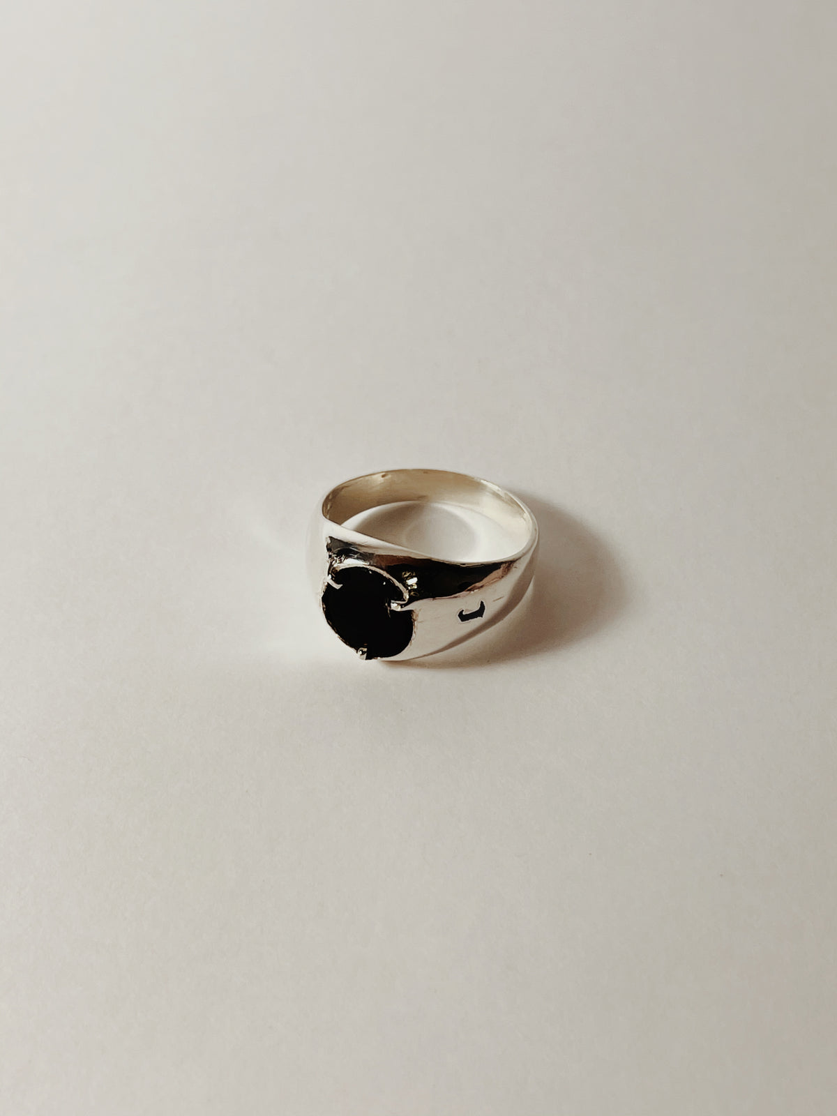 Seal ring with stone