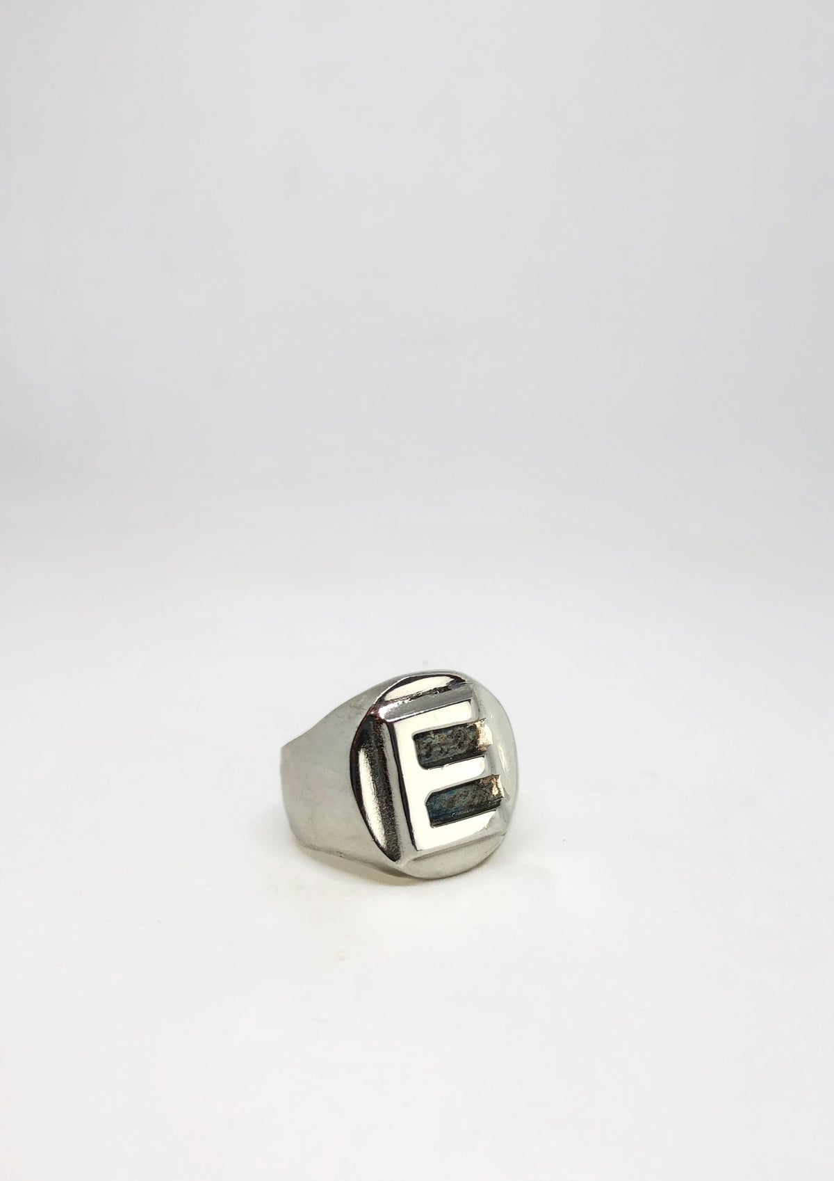 &quot;E&quot; Letter Ring