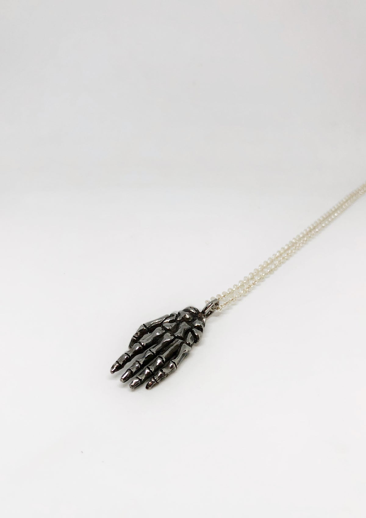 Skeleton Hand (With Chain)